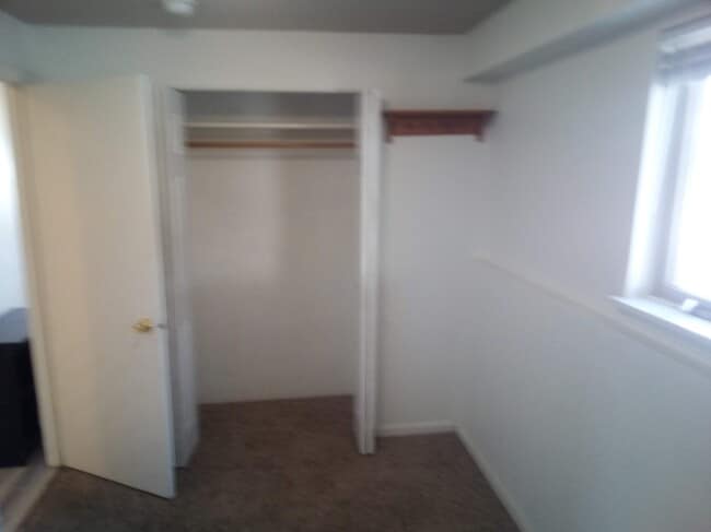 Building Photo - 907 E Gallatin Ave