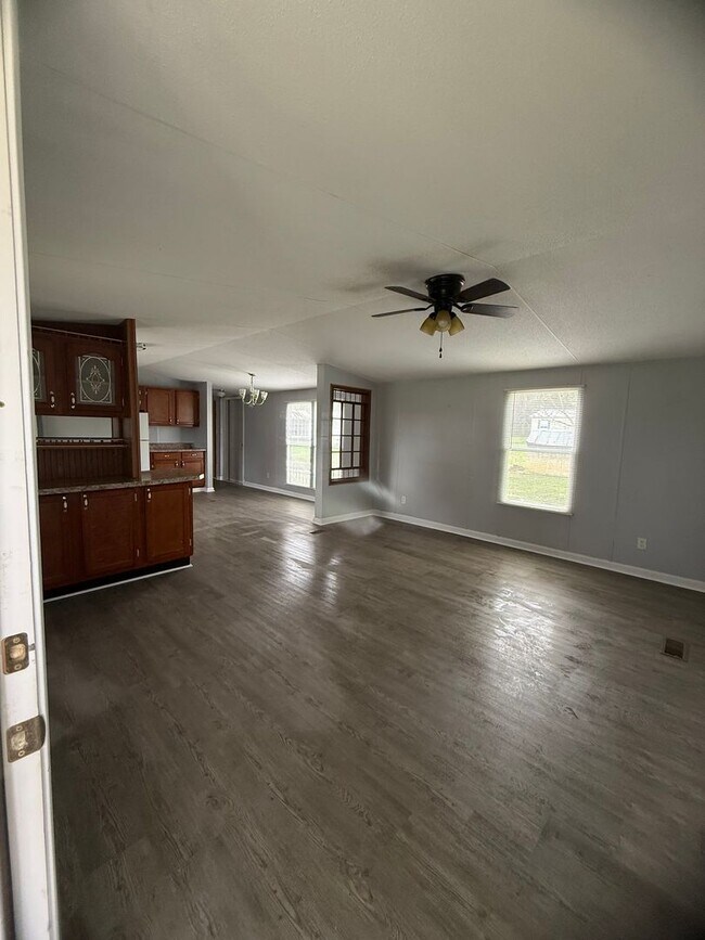 Foto del edificio - 232 White Rd