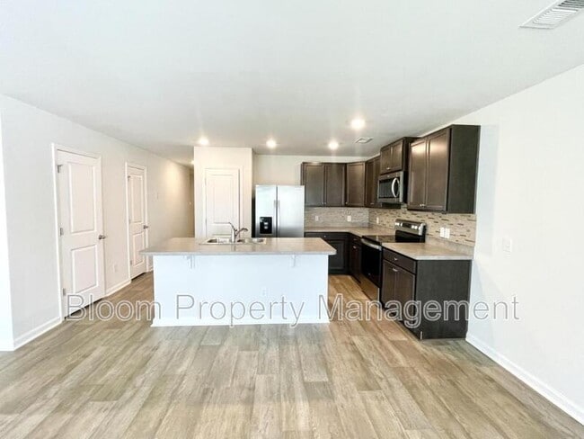 Foto del edificio - 108 Rosefield Ct
