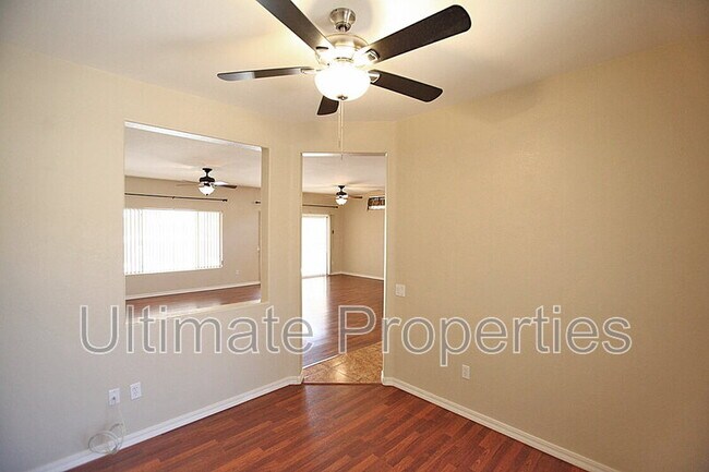 Building Photo - 17521 N Saddle Ridge Dr