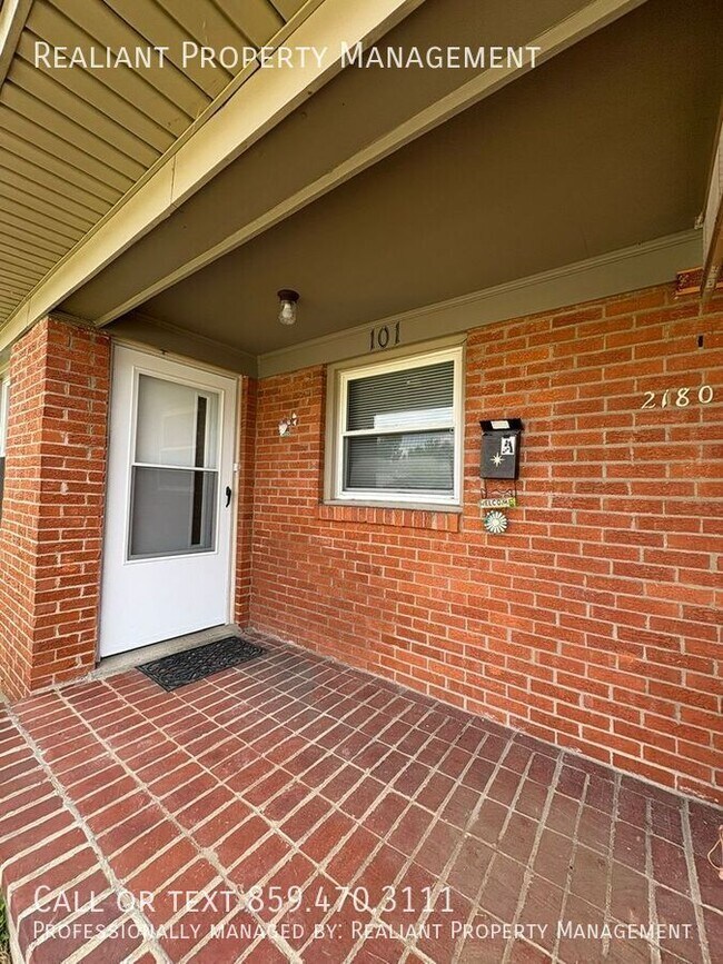 Foto del edificio - 2180 Winterberry Dr