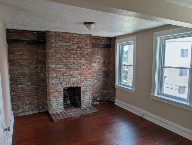 Bedroom - 250 36th St