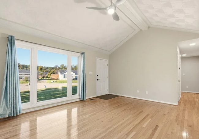 Building Photo - 10413 Gisela Ct