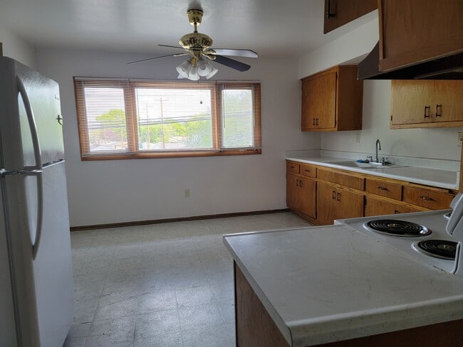 Building Photo - 9626 W Silver Spring Dr