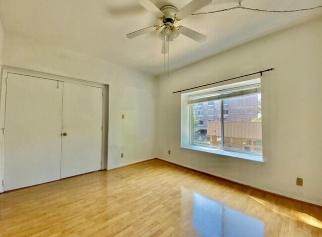 Building Photo - 2213 S Braeswood Blvd