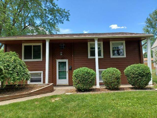 Foto del edificio - NOW AVAILABLE! - 1750 Caxton Ln, Toledo, O...