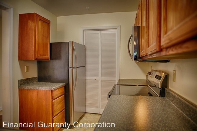 Foto del edificio - 3 br, 3 bath Apartment - 60 Charleston Court