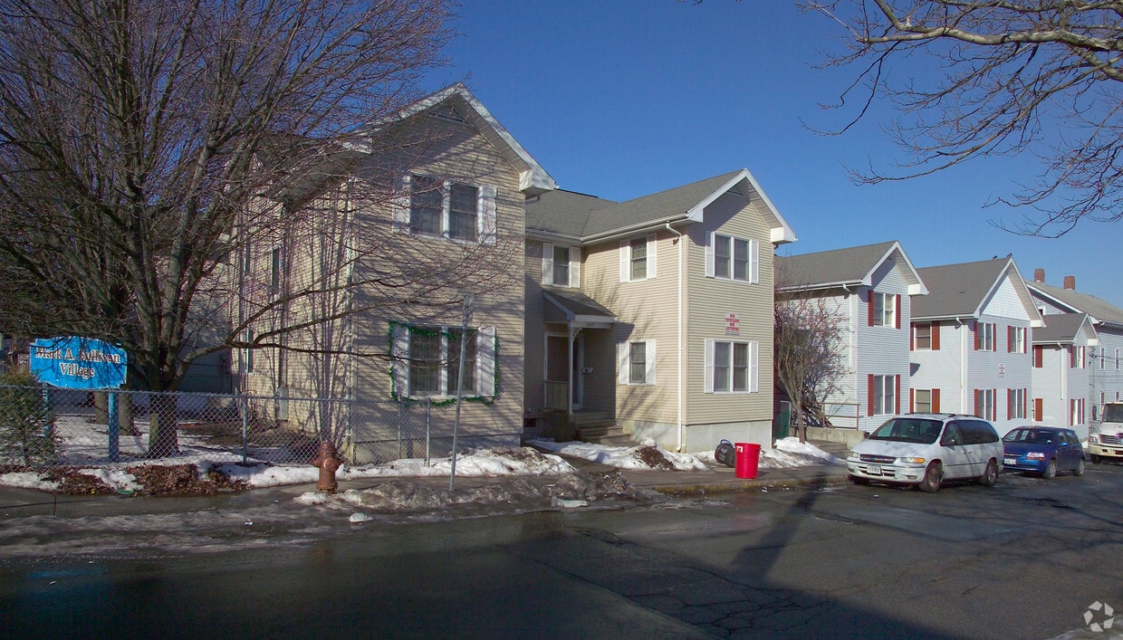 Primary Photo - 449-463 4th St