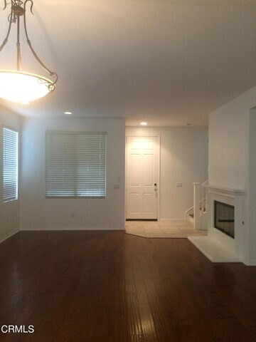 Building Photo - 555 N Ventura Rd