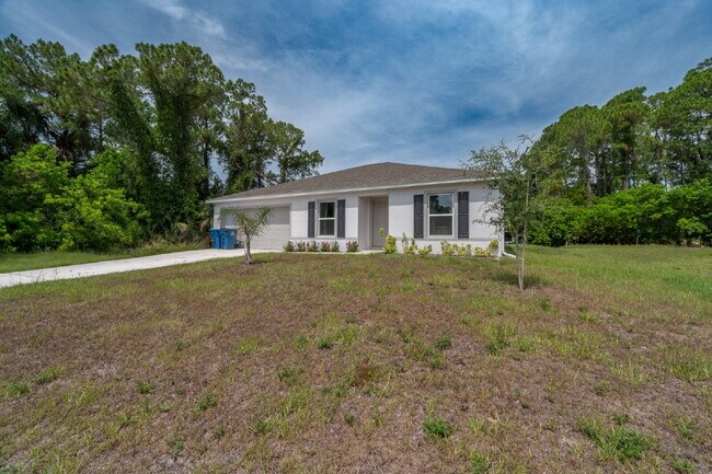 Building Photo - Bright & Spacious 3 Bedroom, 2 Bathroom Home with 2-Car Garage