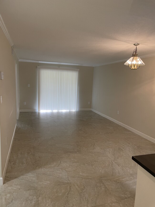 Building Photo - 1100 Ponce De Leon Cir