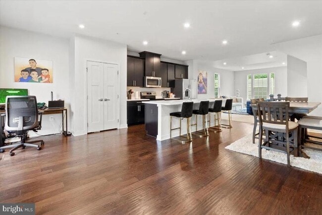 Building Photo - 9932 Vista Pointe Dr