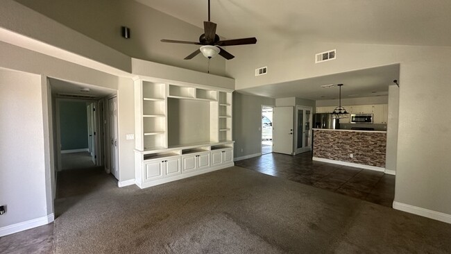 Foto del edificio - 8847 N 47th Ln