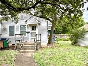 Building Photo - 2203 W 49th St