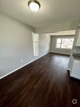 Building Photo - 6606 S 108th Terrace