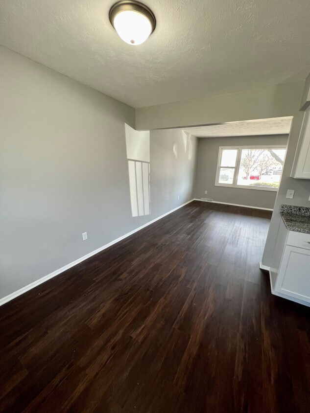 Foto principal - 6606 S 108th Terrace