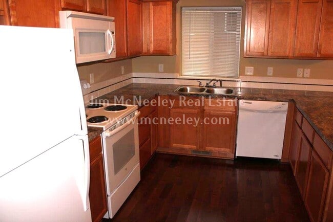 Foto del edificio - 3 br, 2 bath House - 2236 SE Salal Loop