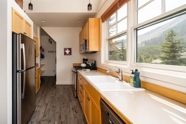 Building Photo - 17 Saddle Ridge Rd