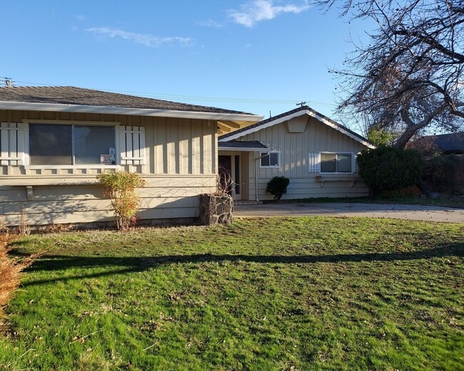 Foto del edificio - Spacious Home in Mary Lake Subdivision