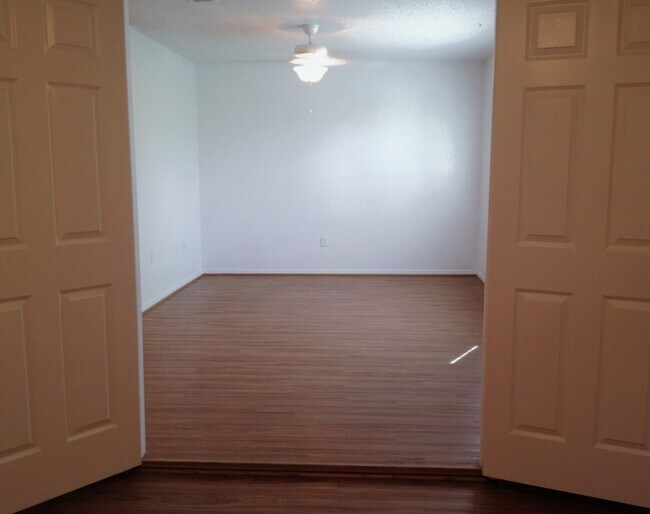 Building Photo - 3/2 House in CS in Wolf Pen Creek District