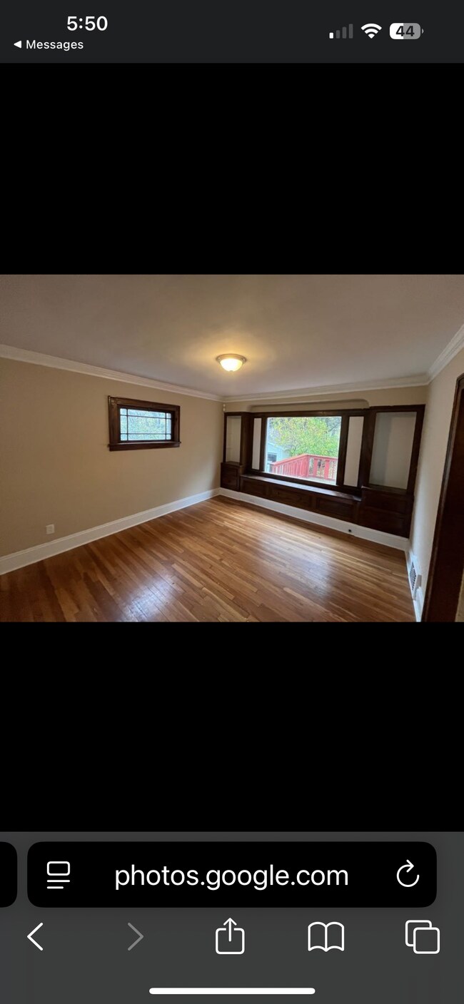 Building Photo - 5073 Greenhurst Dr