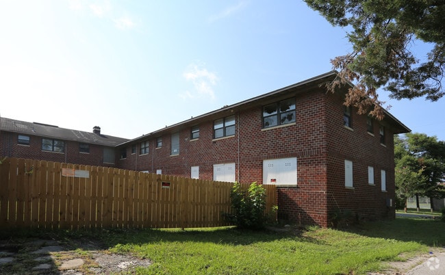 Building Photo - 1504 Perry St