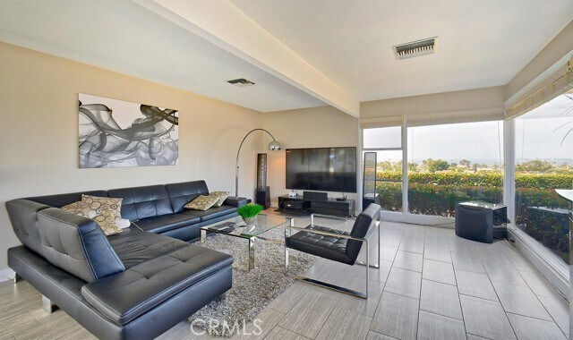 Building Photo - 2601 Harbor View Dr