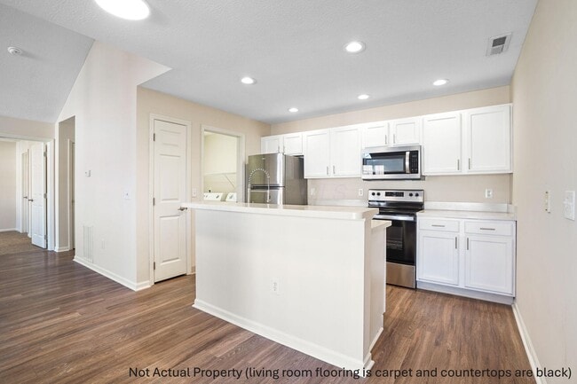 Building Photo - 4947 Stratford Pine Ln