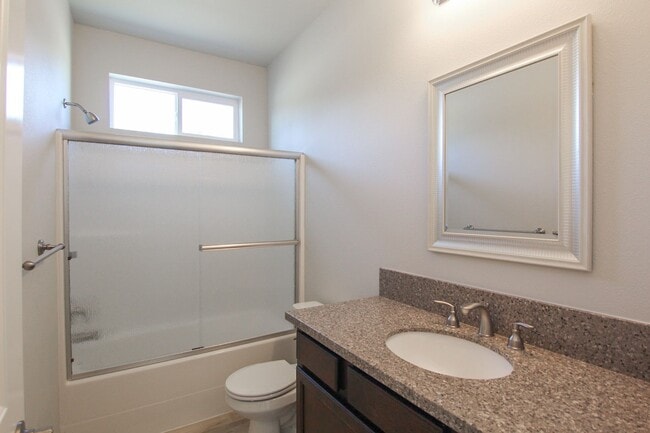 Building Photo - 1392 Bonhurst Dr