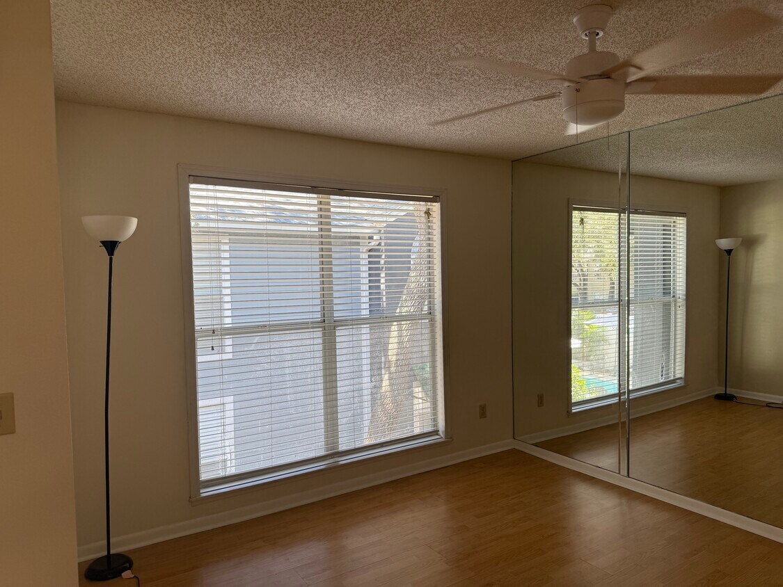 Foto principal - 606 S Albany Ave