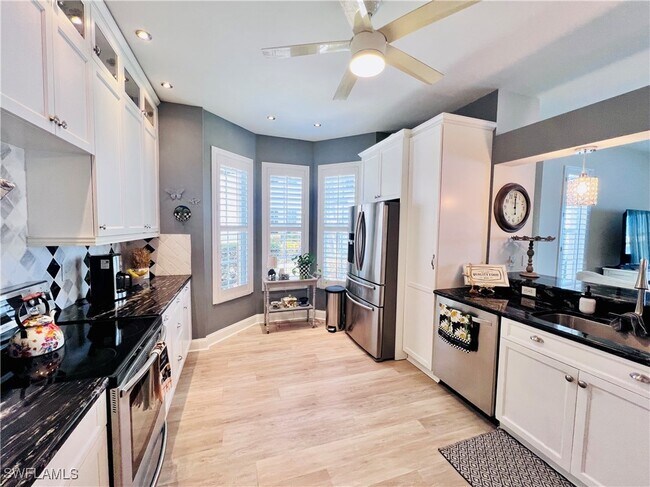 Foto del edificio - 3250 W Crown Pointe Blvd
