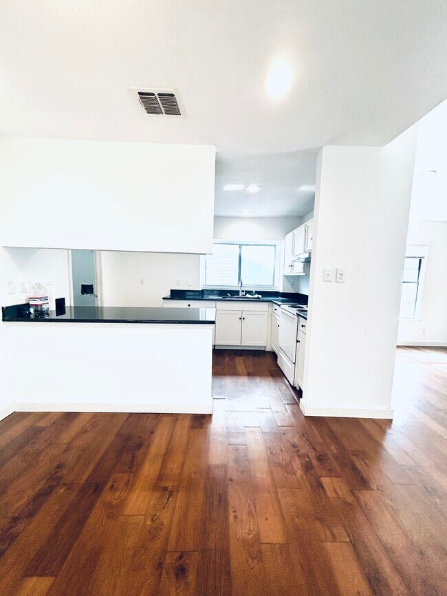 Foto del edificio - 17043 Vista Park Dr
