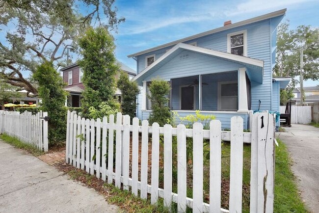 Building Photo - Beautiful 1/1 Spacious Apartment in the He...