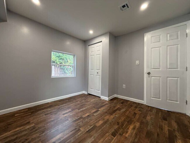 Foto del edificio - 4265 SW 62nd Ave