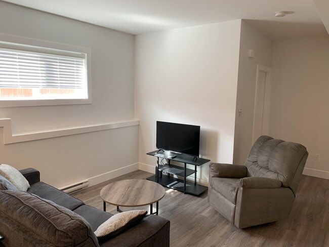 Building Photo - 8003 83 Ave