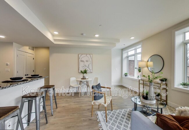 Foto del edificio - 4400 2nd St NE