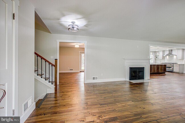 Foto del edificio - 2425 Hunter Mill Rd