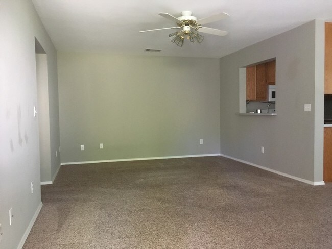 Building Photo - 4385 Lynbrook Loop