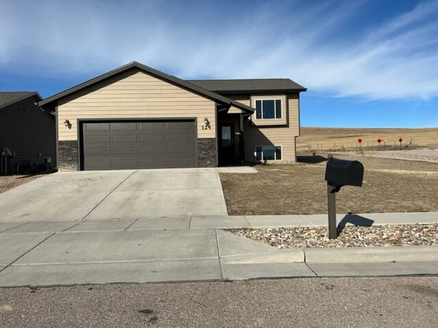 Primary Photo - 124 Melano St