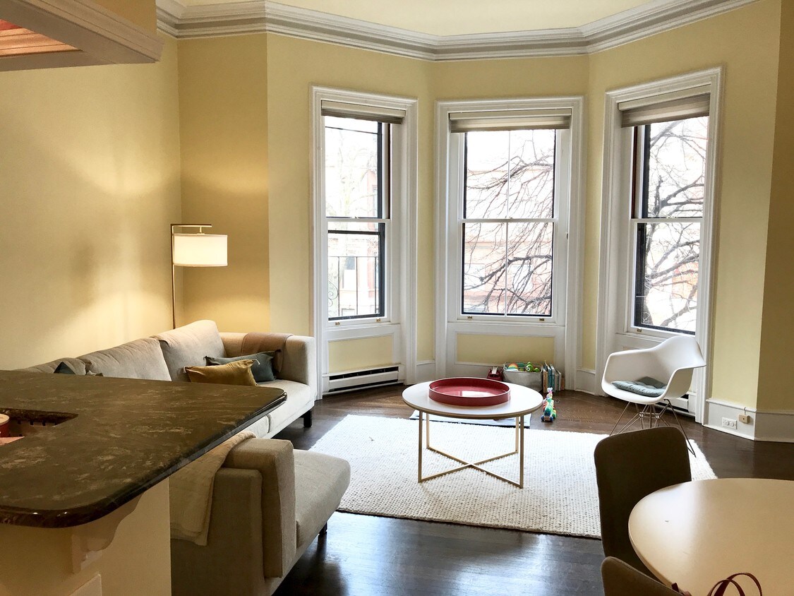 Foto principal - 241 Beacon St