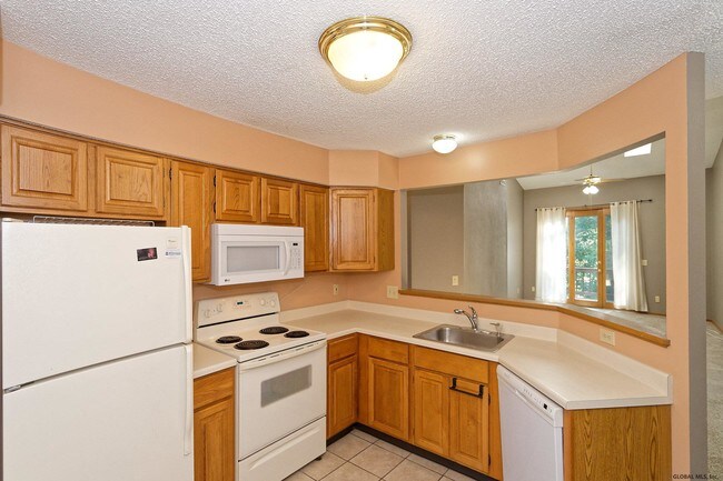 Building Photo - 4109 Foxwood Dr S