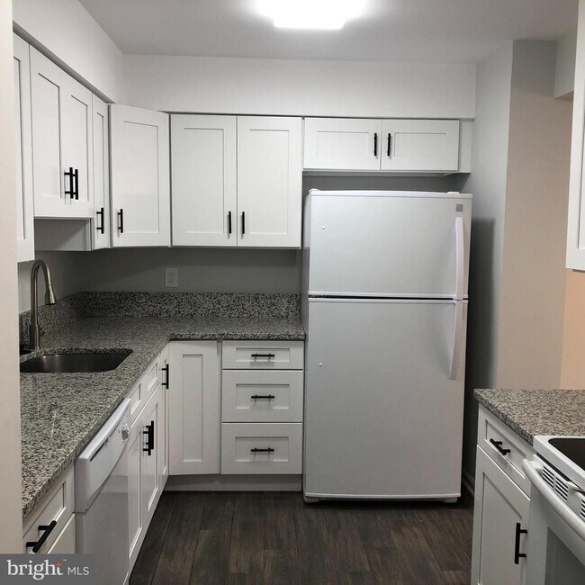 Foto del edificio - 14620 Tynewick Terrace