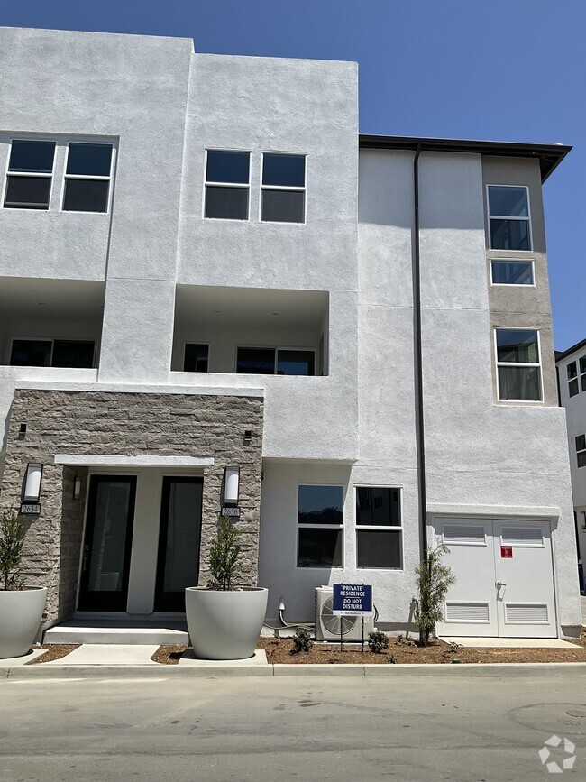 Building Photo - 2636 Everly Dr