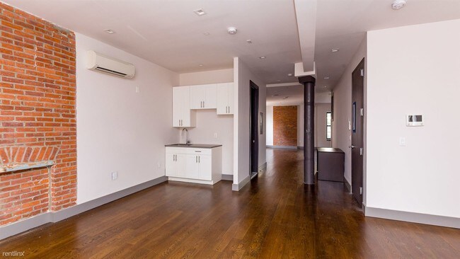 Building Photo - 281 Ellery St