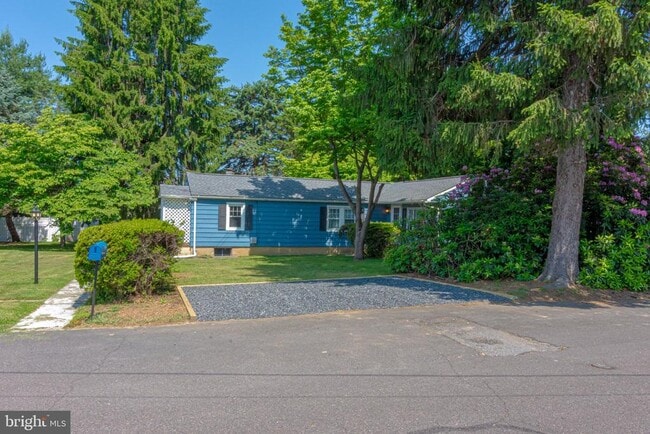 Building Photo - 446 Clearview Ave