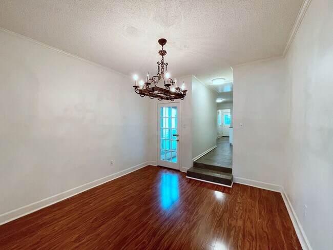 Foto del edificio - Charming 2 Bedroom House Located off Blueb...