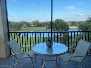 Building Photo - 210 Vintage Cir