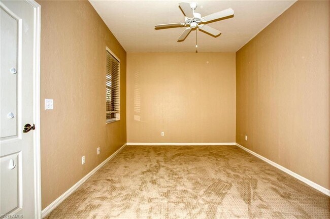 Foto del edificio - 8086 Queen Palm Ln