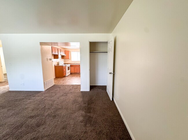 Foto del edificio - 361 S 150 W