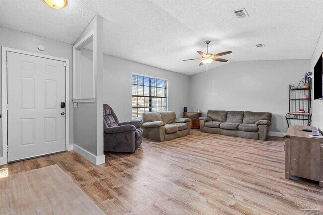 Foto del edificio - 10663 Silver Creek Dr